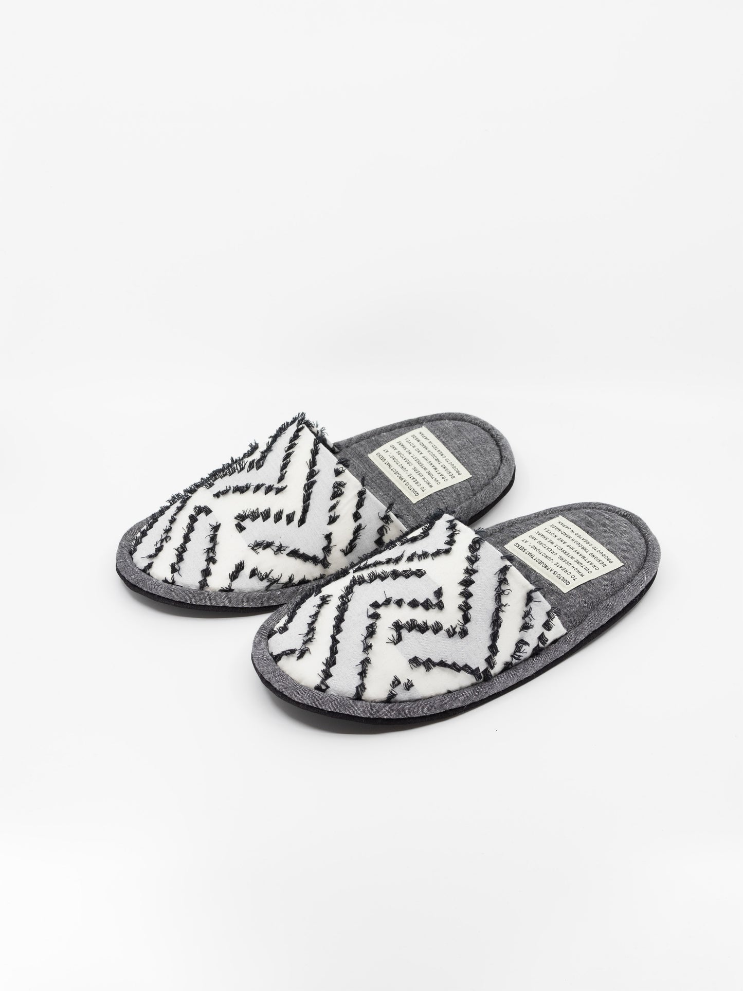EGG SLIPPER -Diamond Darts-