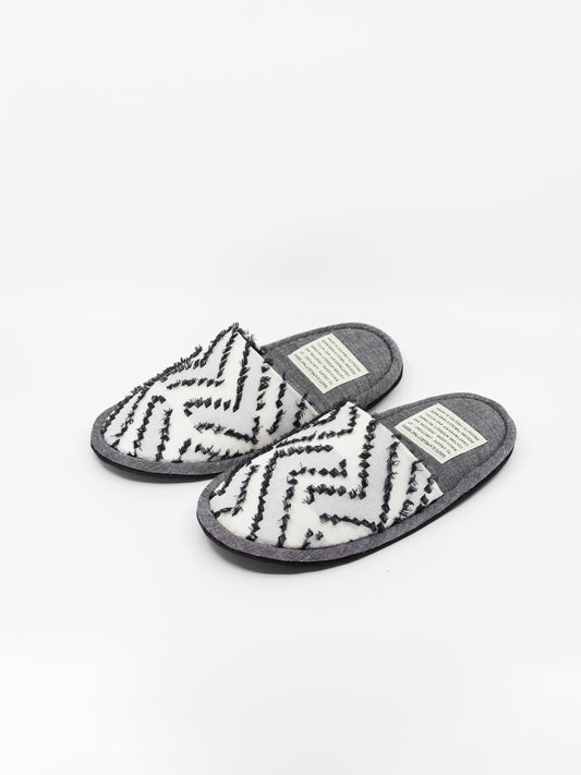 EGG SLIPPER -Diamond Darts-