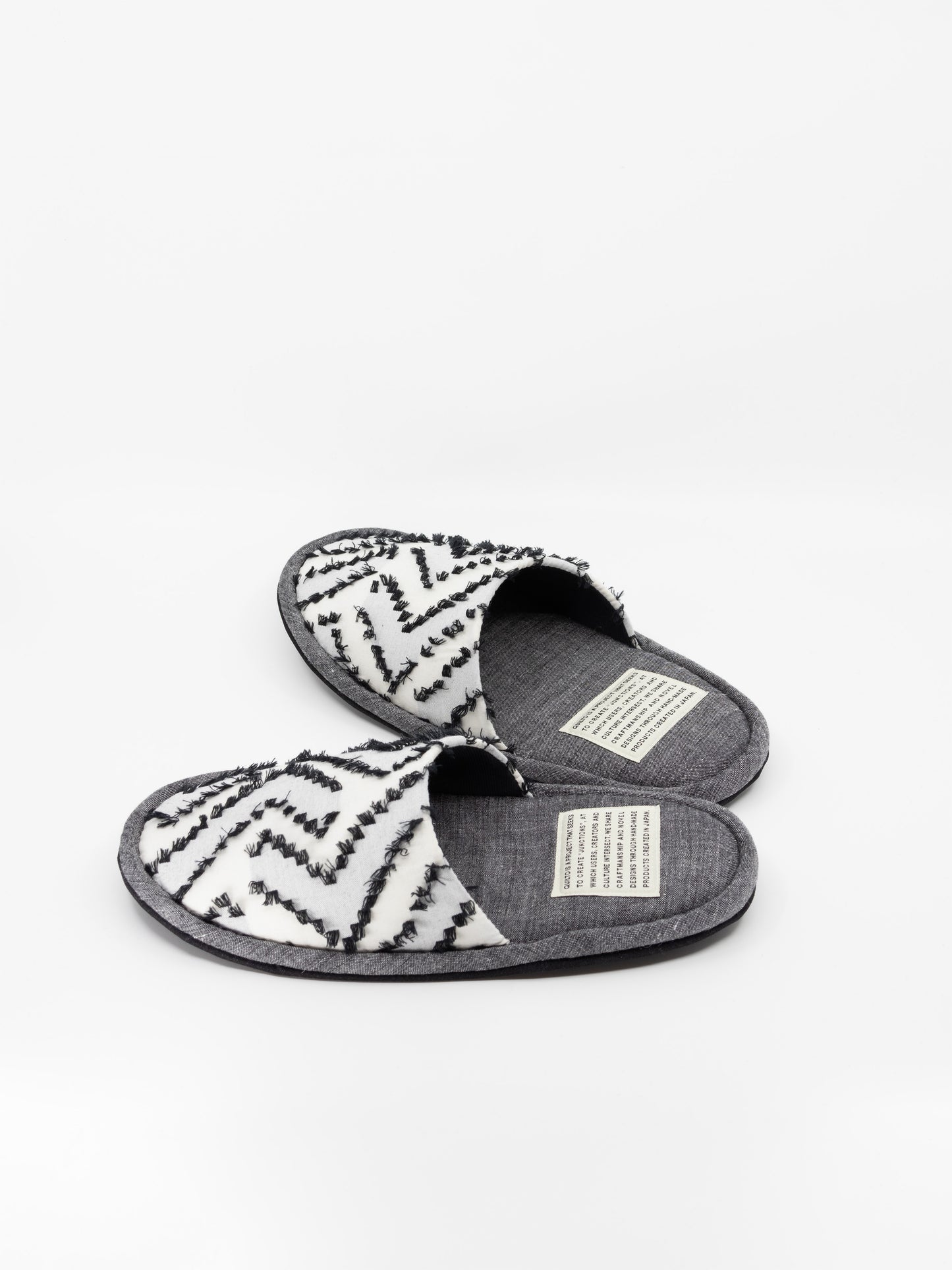 EGG SLIPPER -Diamond Darts-
