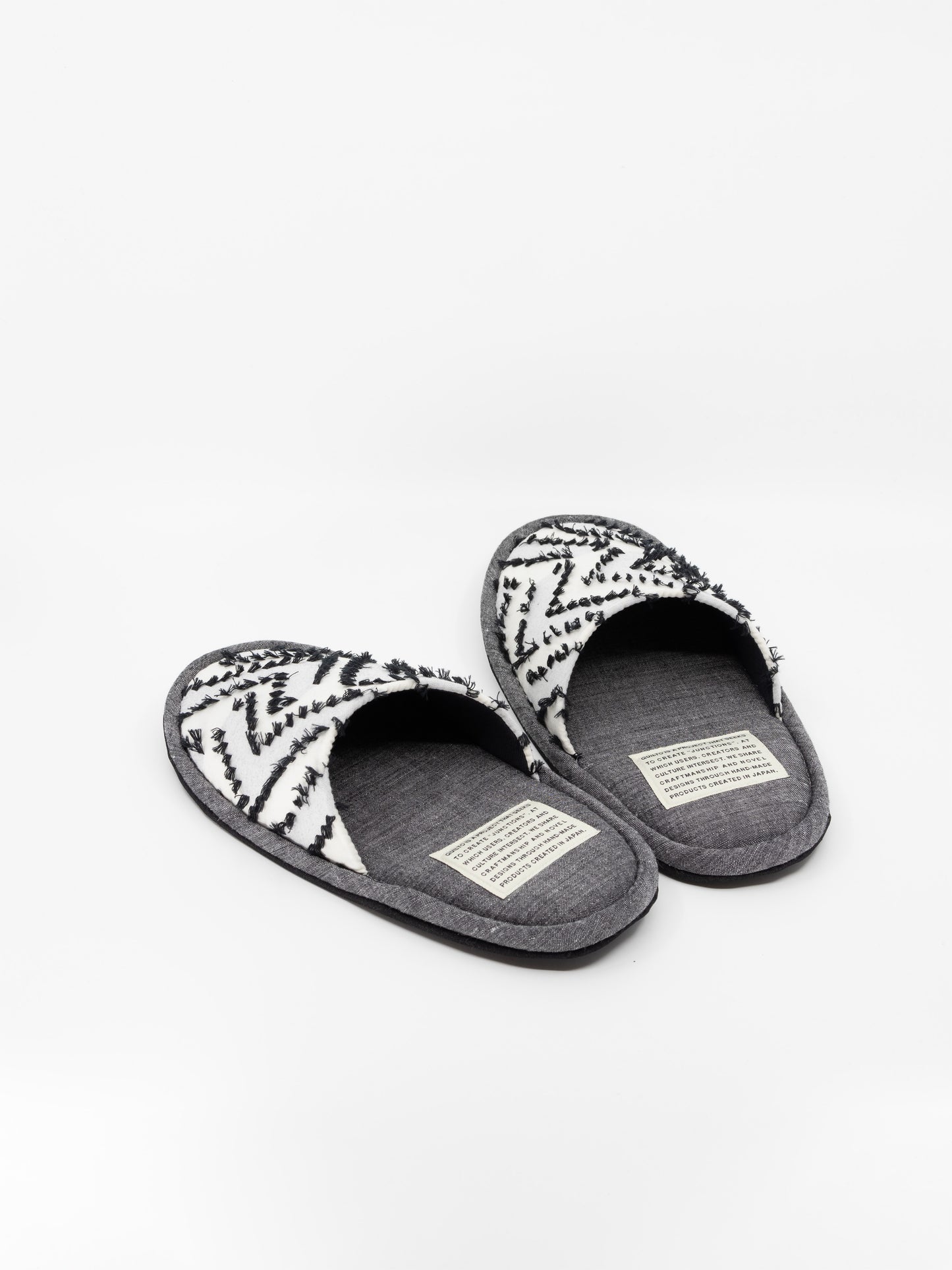 EGG SLIPPER -Diamond Darts-