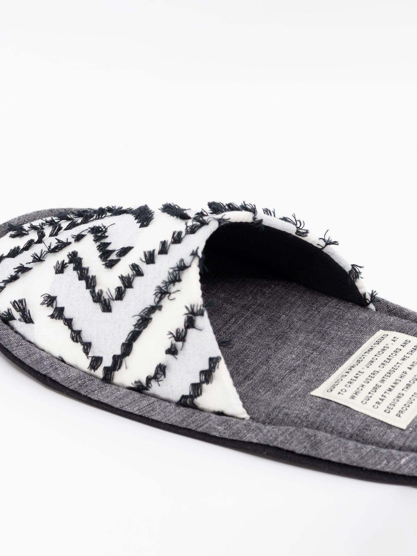 EGG SLIPPER -Diamond Darts-