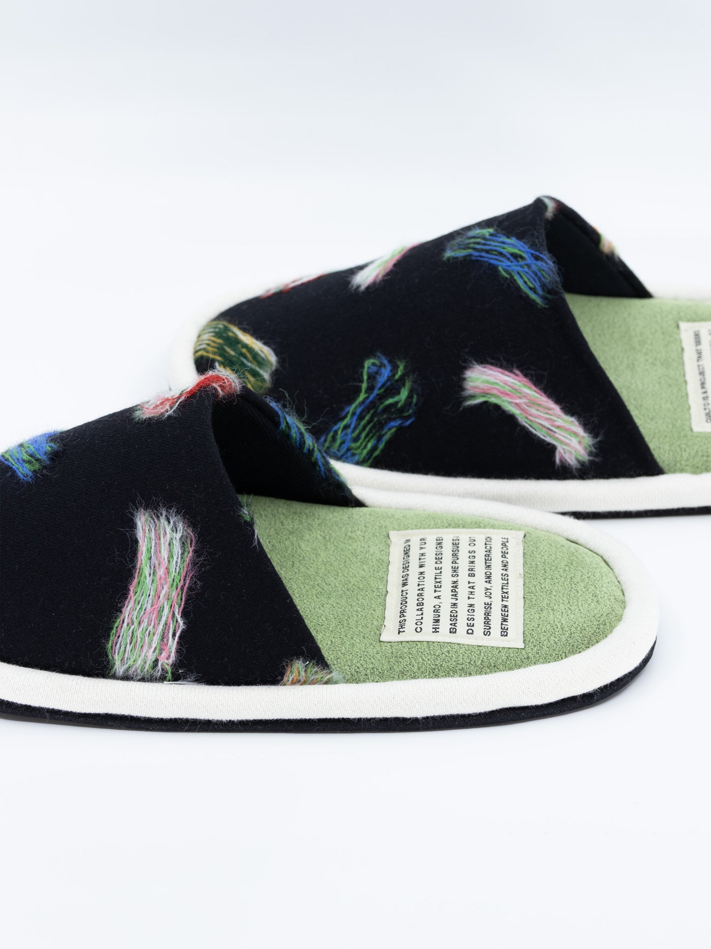 EGG SLIPPER -LINT01 BL-