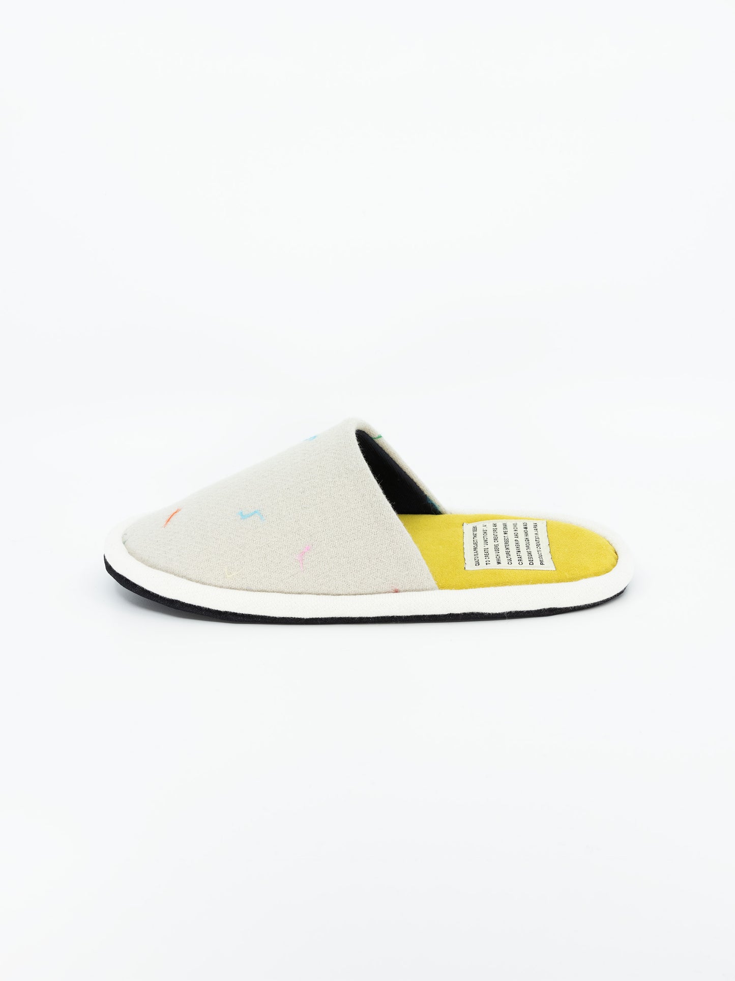 EGG SLIPPER -LINT02 IV-