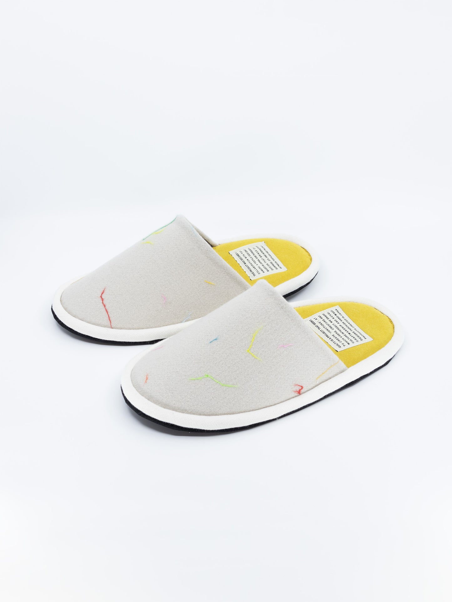 EGG SLIPPER -LINT02 IV-