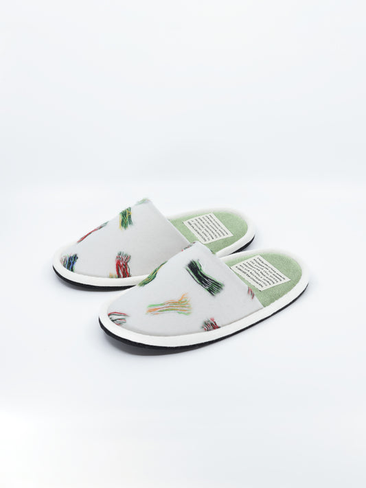 EGG SLIPPER -LINT01 IV-